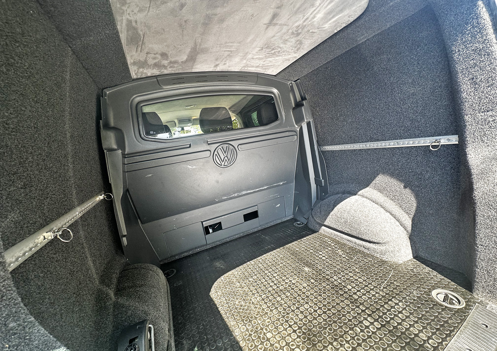 VW Transporter Kombi - Highline - T32 - SWB - Black - Image 18