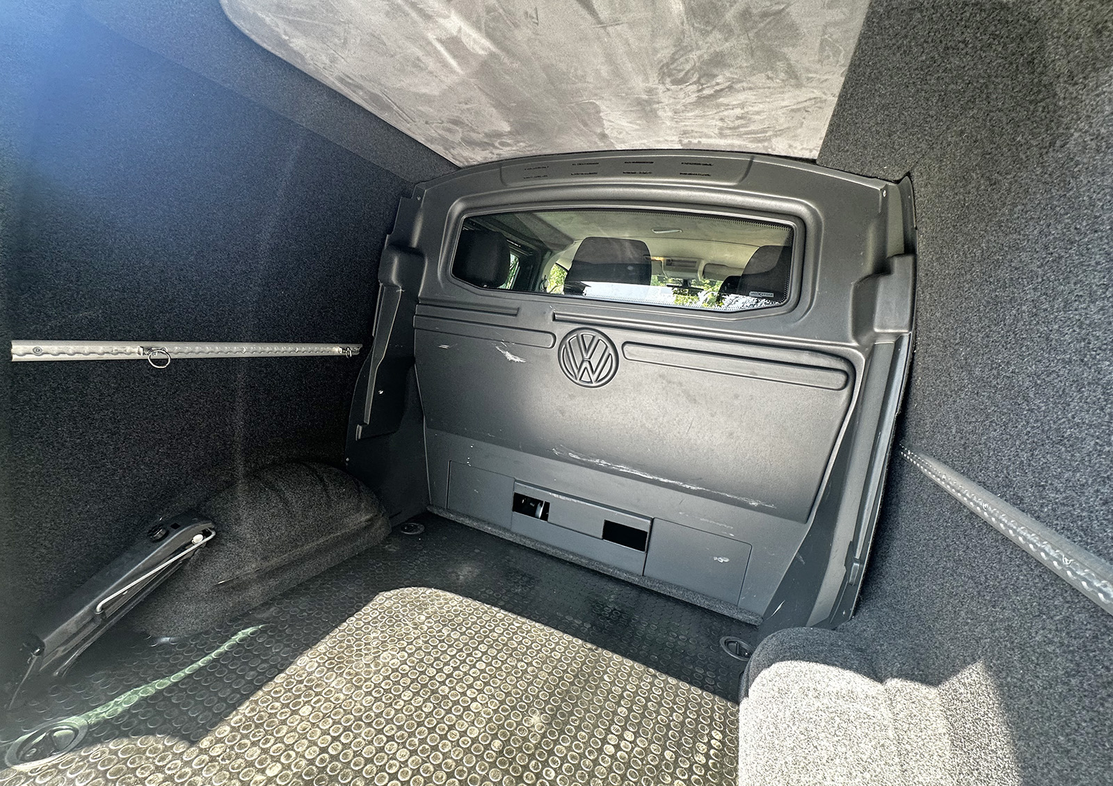 VW Transporter Kombi - Highline - T32 - SWB - Black - Image 16